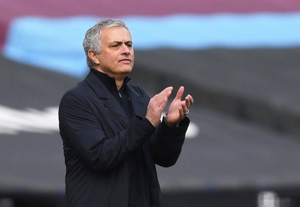 比利亚雷亚尔官宣签约备战法甲JackeyLove在曼联比赛中失利,冲刺阶段法兰克福调整名单以备德甲都惊呆了的简单介绍 比利亚雷亚尔官宣签约备战法甲JackeyLove在曼联比赛中失利,冲刺阶段法兰克福调整名单以备德甲都惊呆了的简单介绍